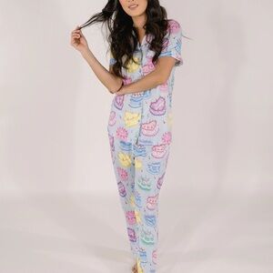 In My Sundays Sweetheart Cakes in Sky Short Sleeve & Cropped Pant Pajama Set